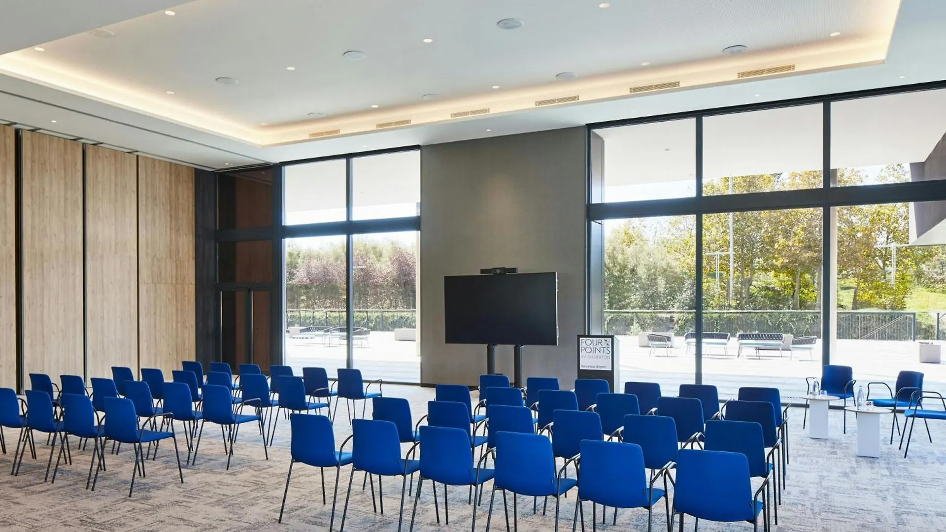 Viladecáns Four Points By Sheraton Barcelona Airport מלון
